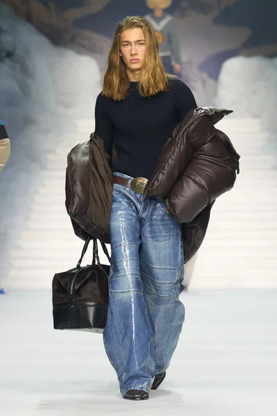 Look 24